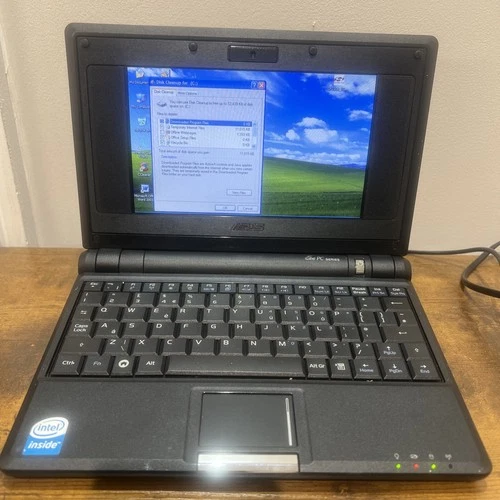 ASUS Eee 4G PC 7" Notebook. Good working condition - Windows XP Professional