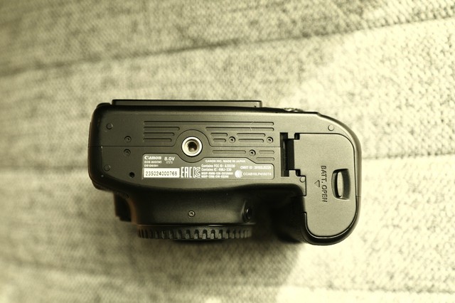 KAMERAHUS CANON EOS 80D (24,2MP) M LADDARE & 3 OBJEKTIV CANON (EF-S