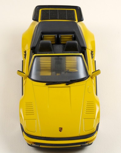 REVELL 1/18 PORSCHE 911 TURBO CABRIO (1991) IN OTTIME CONDIZIONI - Foto 4 di 12