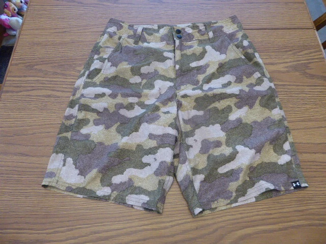 Pantaloncini mimetici cargo Under Armour Storm HeatGear da uomo 30 vestibilità ampia cacciatore di pesci