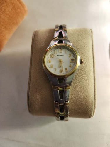 Rare Women’s Gold Tone F2 Fossil ES-1285 Watch Crystal Quartz Accents Pearl Dial Women main image 2
