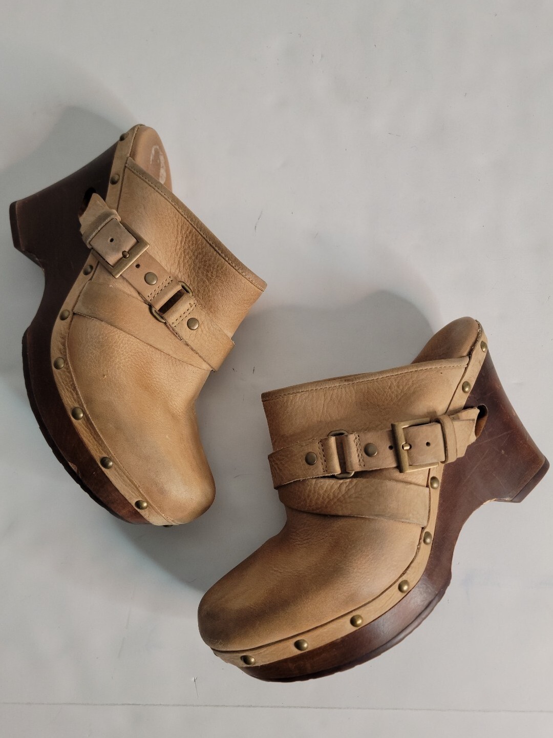 Ugg SZ 9 Leather Boho Natalee Studded Wedge Clogs Light Brown 1001315 | eBay