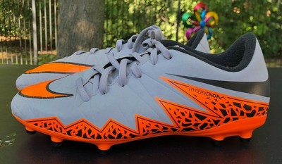 boys size 6 football cleats