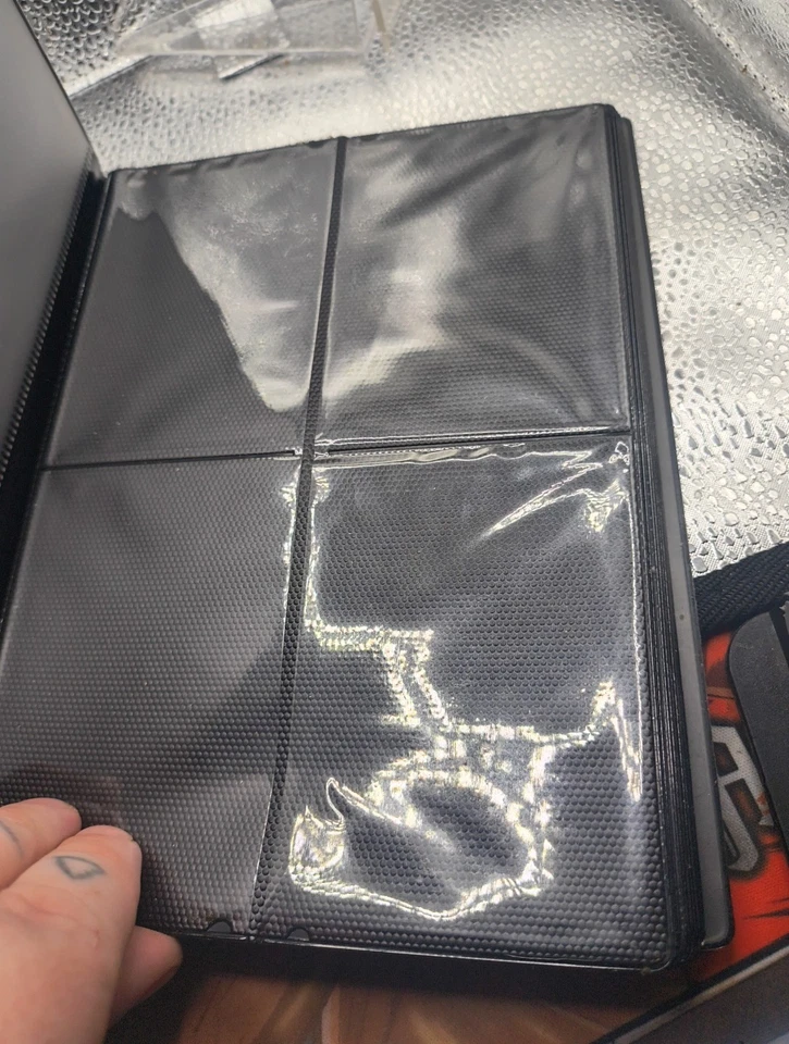 Monster Protectors Black 9 Pocket Side Loading Binder 20 pg 360 cartões usados - Imagem 3 de 4