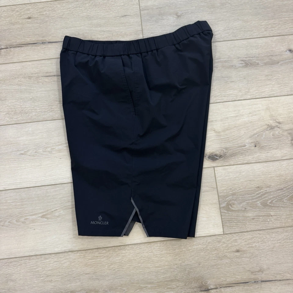 Moncler 短裤男式 XL 52 黑色标志布贴尼龙弹力设计师 — 第 3/4 张图片