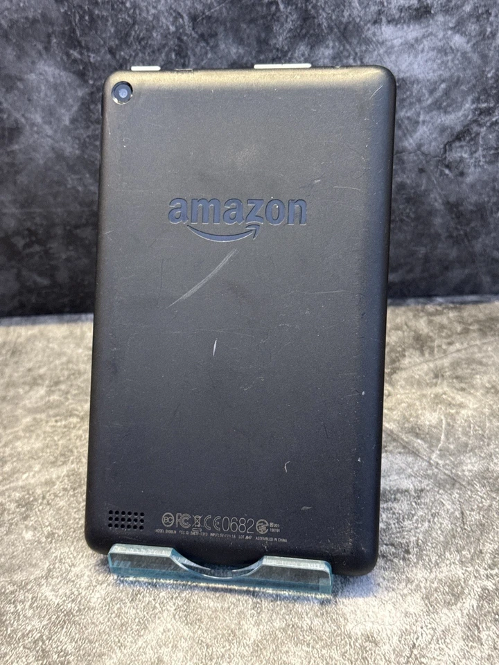 Amazon Fire 7 (5th Generation) 7-inch Compact Android Tablet 16GB Used - Image 4 of 4