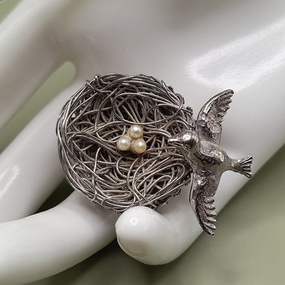 Bird Nest Basket with Faux pearl eggs vintage Pin Silver Tone, 1 1/4''