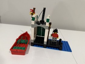 Lego Pirates (6244) "Imperial Armada Sentry" 99% Complete. NO BOX.