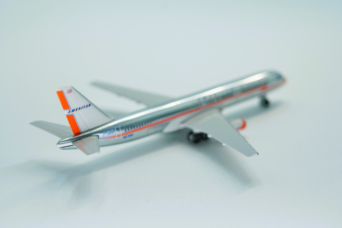 【中古】herpa Boeing 757-200 4個 American Airlines Boeing 757-200 Scale 1:500 Herpa Wings