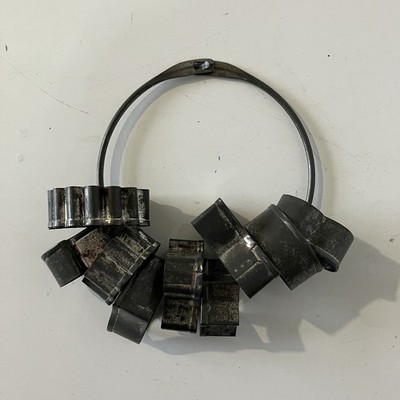Konvolut Vintage Aluminium Ausstechformen auf Hängeschlaufe Ring rustikal