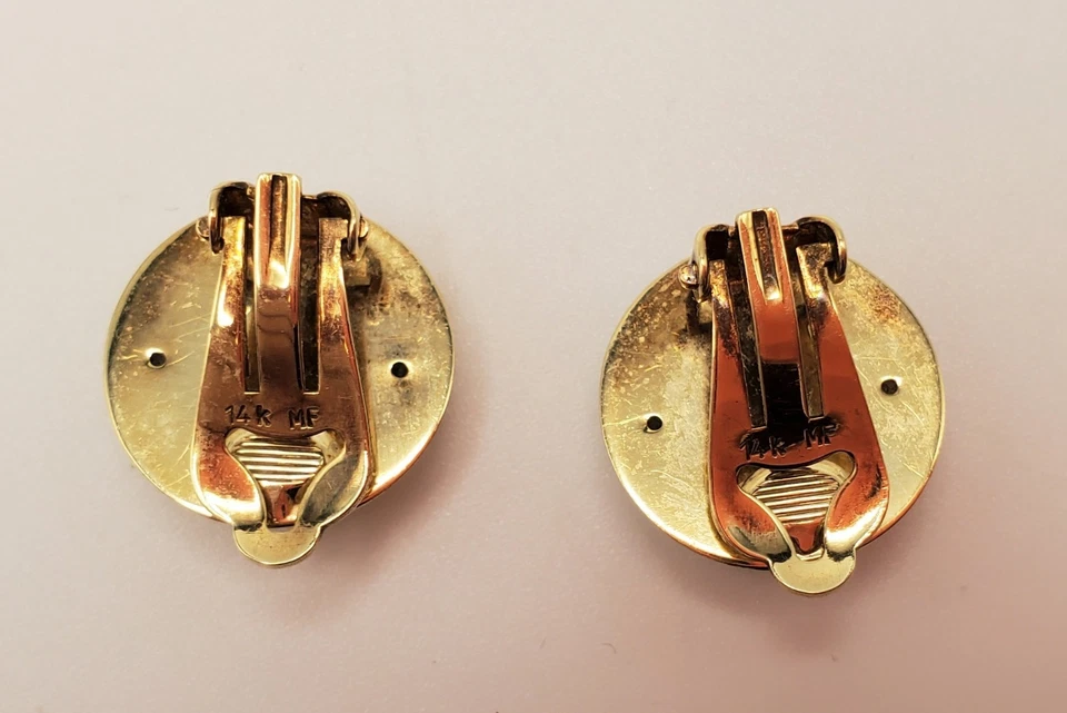 Vintage 14K Yellow Gold Round Shell Clip On Earrings 7 grams - Image 4 of 4