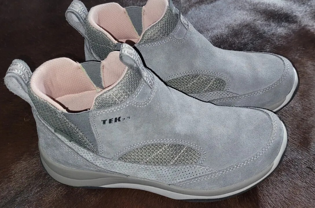 L.L Bean Vertigrip Womens Tek 2.5 High Cut Shoes Gray 6.5 M Waterproof/Insulated L.L. Bean Tek 2.5 Vertigrip Waterproof Hiking Shoes Grey  main image 2