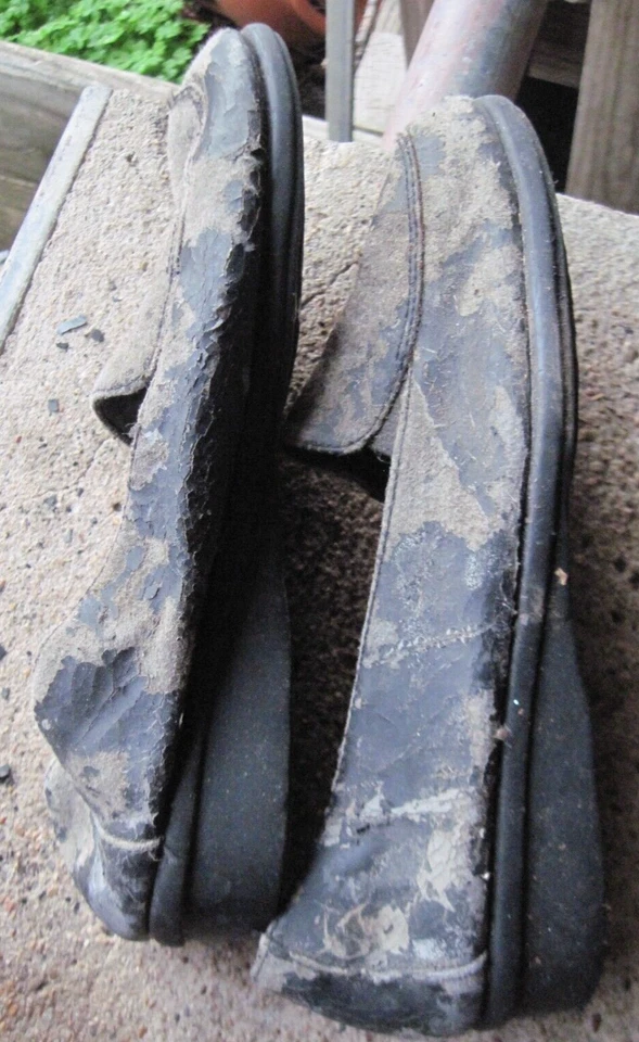 Zapatos de vestir negros dañados sin cordones refuerzo lateral Basic Editions 6W suelas de goma Foto 2 de 4