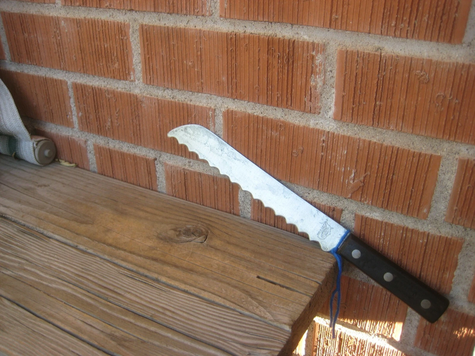 1940s Vintage 8 1/2" Blade LAMSON & GOODNOW ** Carbon Serrated Slicing Knife USA