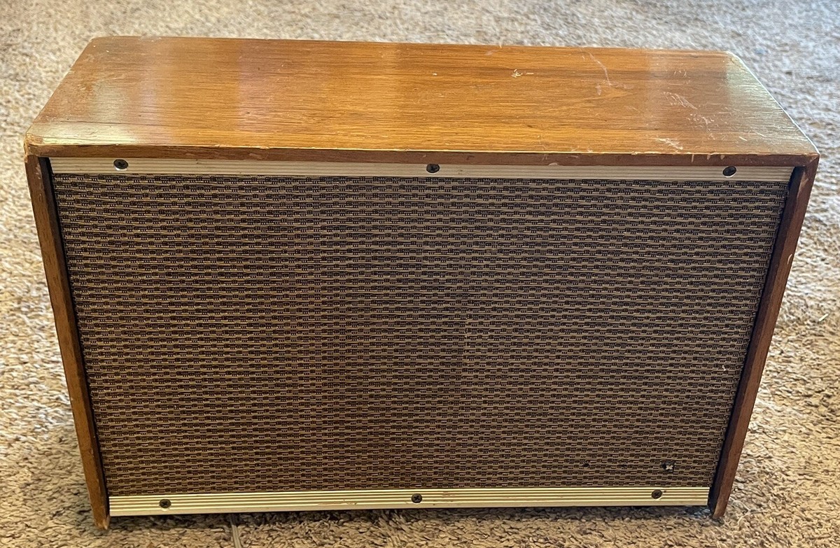 Magnavox Vintage Wood Speaker S064 | Walnut Veneer | S064 Magnavox Vintage Wood Speaker S064 | Walnut Veneer | S064