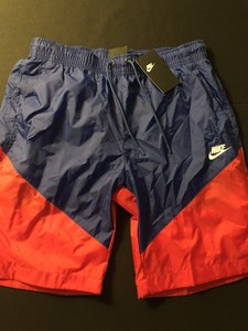 windbreaker shorts nike