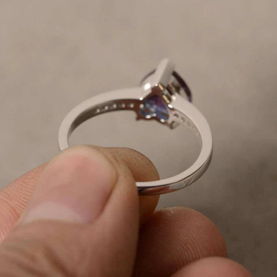 Anillos de promesa de plata de ley con piedras preciosas talla corazón cambio de color alejandrita Foto 2 de 3