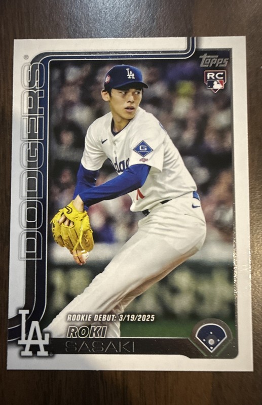 2025 Topps Update Series - Rookie Debut Roki Sasaki #US199 (RC)