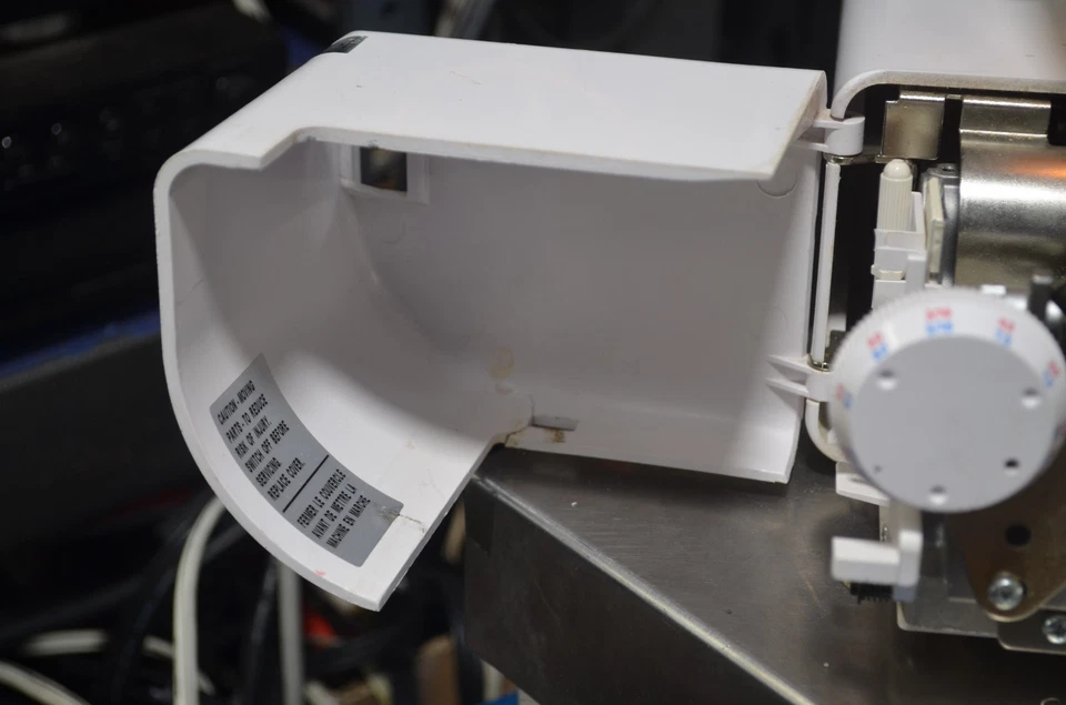 RARE Elna 945 Computer Serger 5 Thread TESTED WORKS READ description - Image 2 of 4