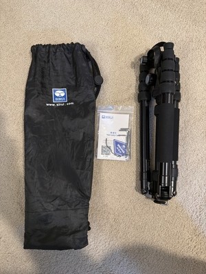 Sirui A-1005 Tripod with Y10 Ballhead with Bag and Accessories Excellent Cond.