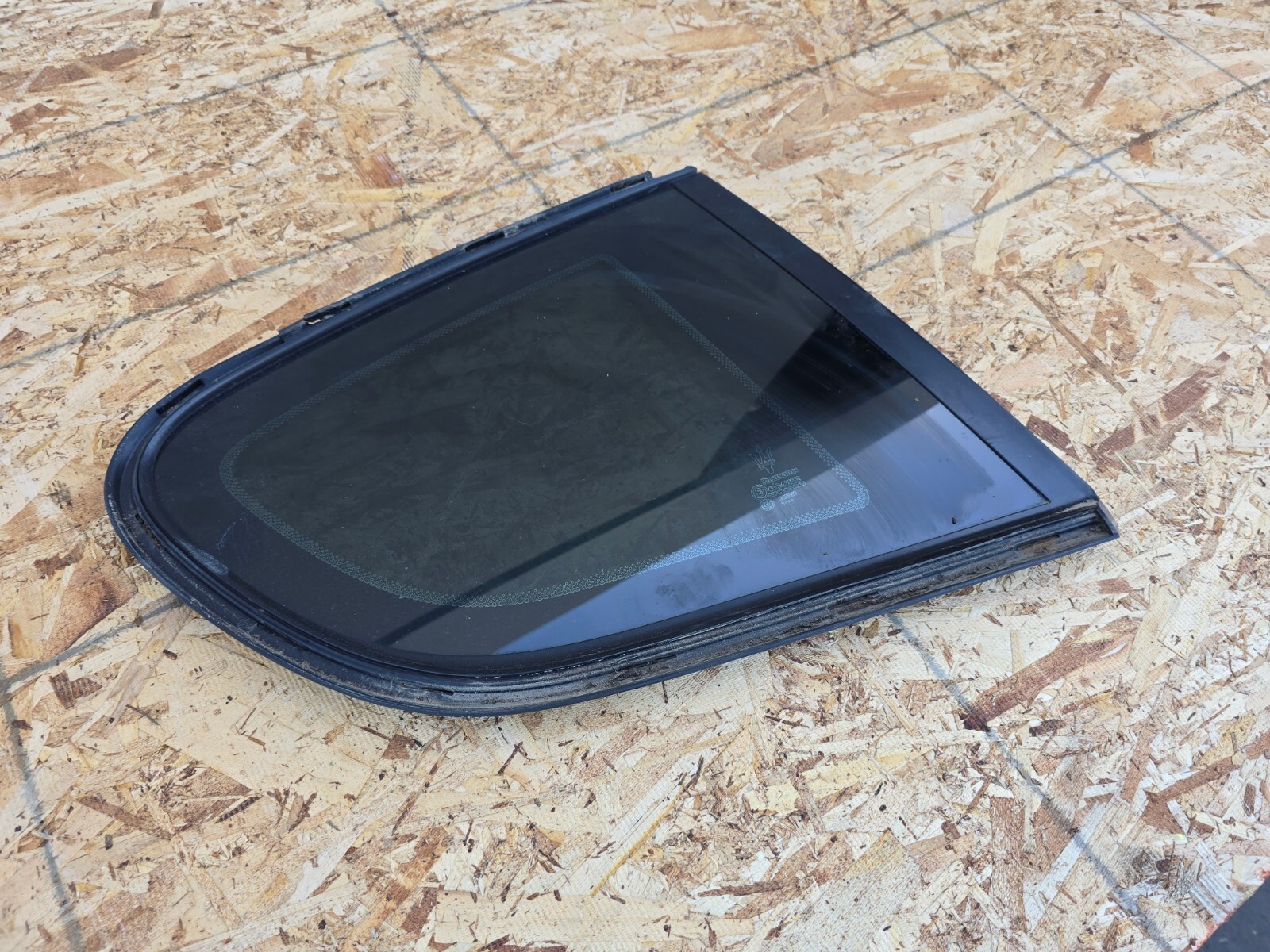 RIGHT QUARTER WINDOW GLASS ASSEMBLY OEM 36k 08-19 MASERATI GRANTURISMO M145
