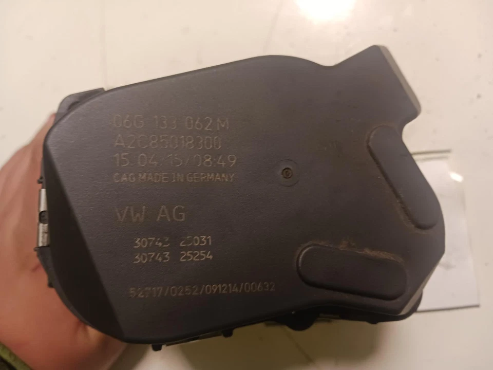 Conjunto de carrocería del acelerador Volkswagen Jetta 2012 2,0 L CBPA 06G133062J OEM 12 Foto 3 de 3