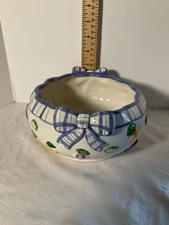 Fitz and Floyd ceramic vegetable decorated bowl with bows 6”