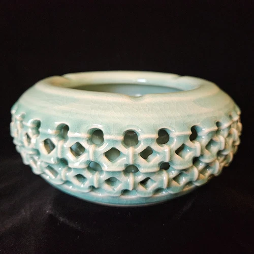 Japan Aoyama Kiln Celadon Ashtray Candy Flower Bowl Reticulated Double Wall 7"