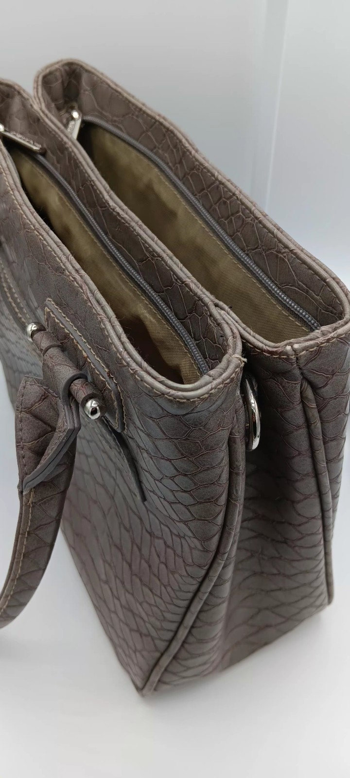 Torrens Brand Gray Python Embossed Handbag with S… - image 4