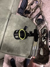 PSE stinger Right-Hand Compound Bow Hunting 65lb Camo/Black w/ CBE Sight