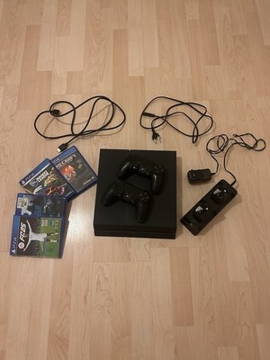 Sony PlayStation 4 500 GB Schwarz Inkl. 2 Controller + Zubehörpaket