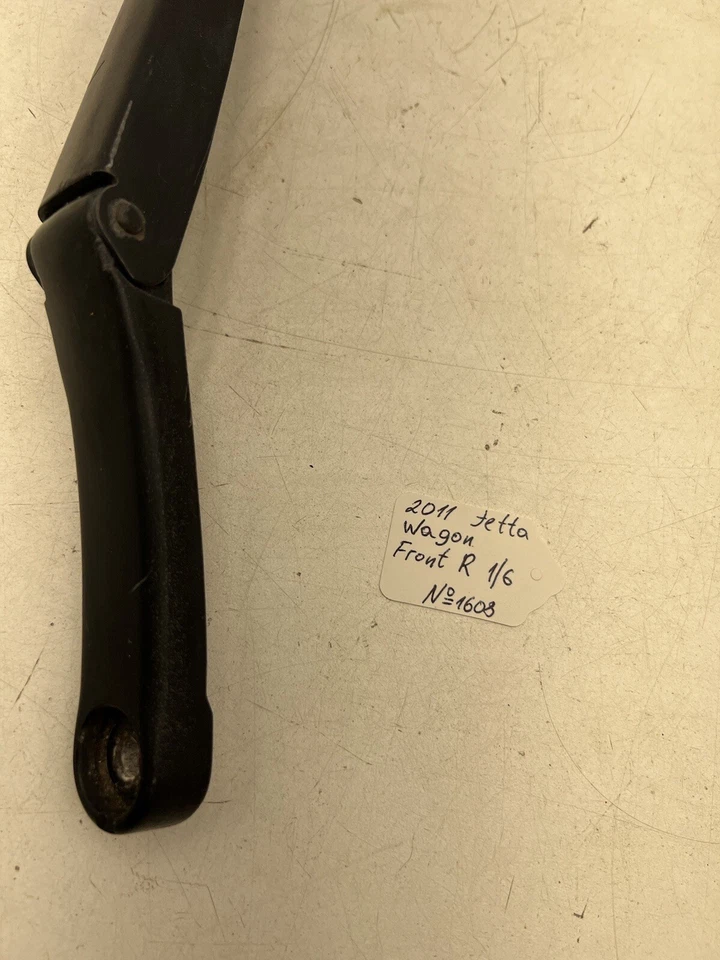Brazo limpiaparabrisas derecho Volkswagen Jetta Spotreagen 2011-2014 OEM. Foto 2 de 4