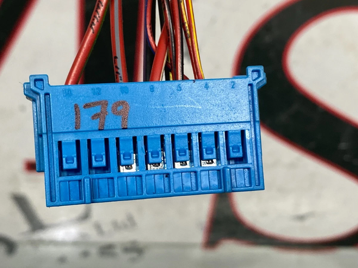 AS) GENUINE MERCEDES BENZ WIRING LOOM HARNESS PLUG CONNECTOR 