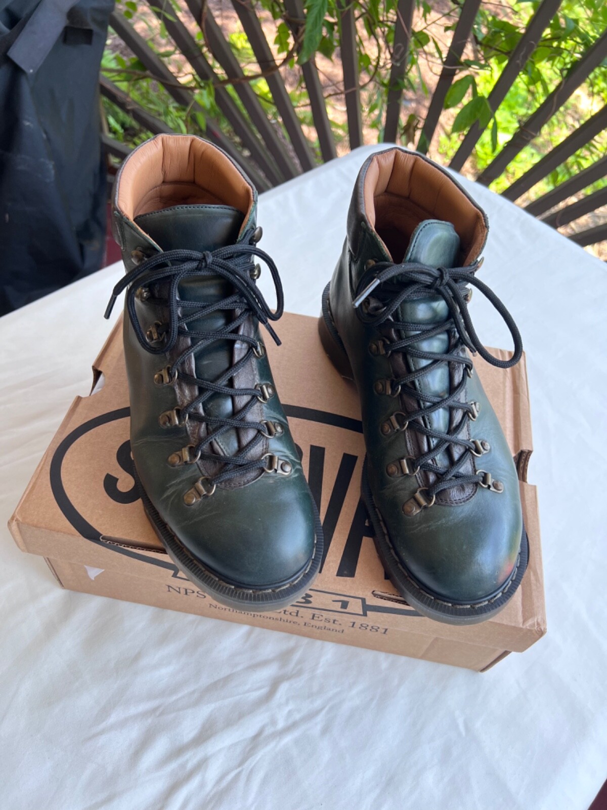 Solovair X Noah hiking boots in green leather, excell… Gem