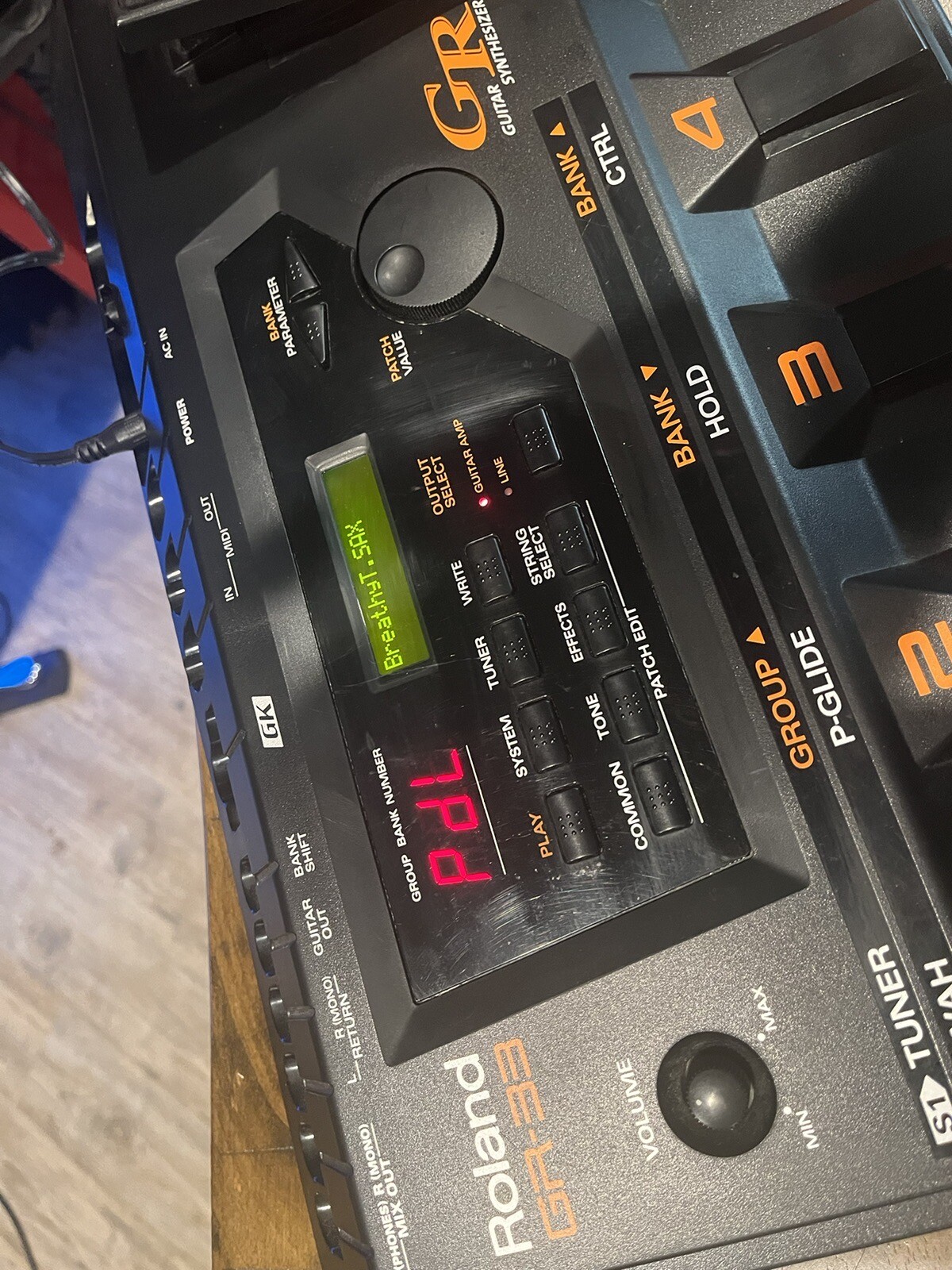 Roland GR 33 Synth Guitar Pedal Board eBay