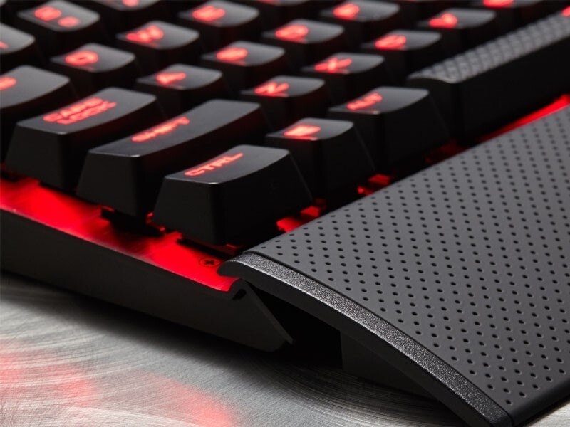 Corsair K70 LUX Mechanical Gaming Keyboard Cherry MX Speed