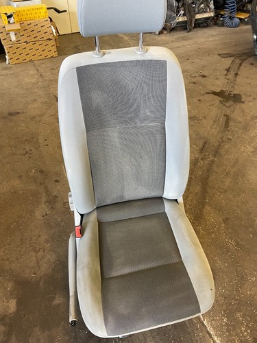 VW T5 Pritsche Baujahr 2015 Sitz Vorne Links Fahrersitz