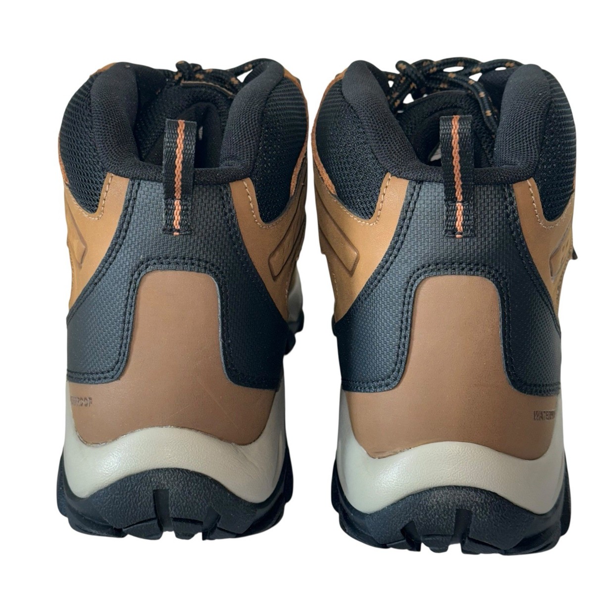 Columbia Sportswear Newton Ridge Plus II Omni-Tech Hiking  display picture 3