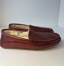 Clarks Leather Moccasin Slippers Faux Fur Lined Men s Size 9 Metallic Red