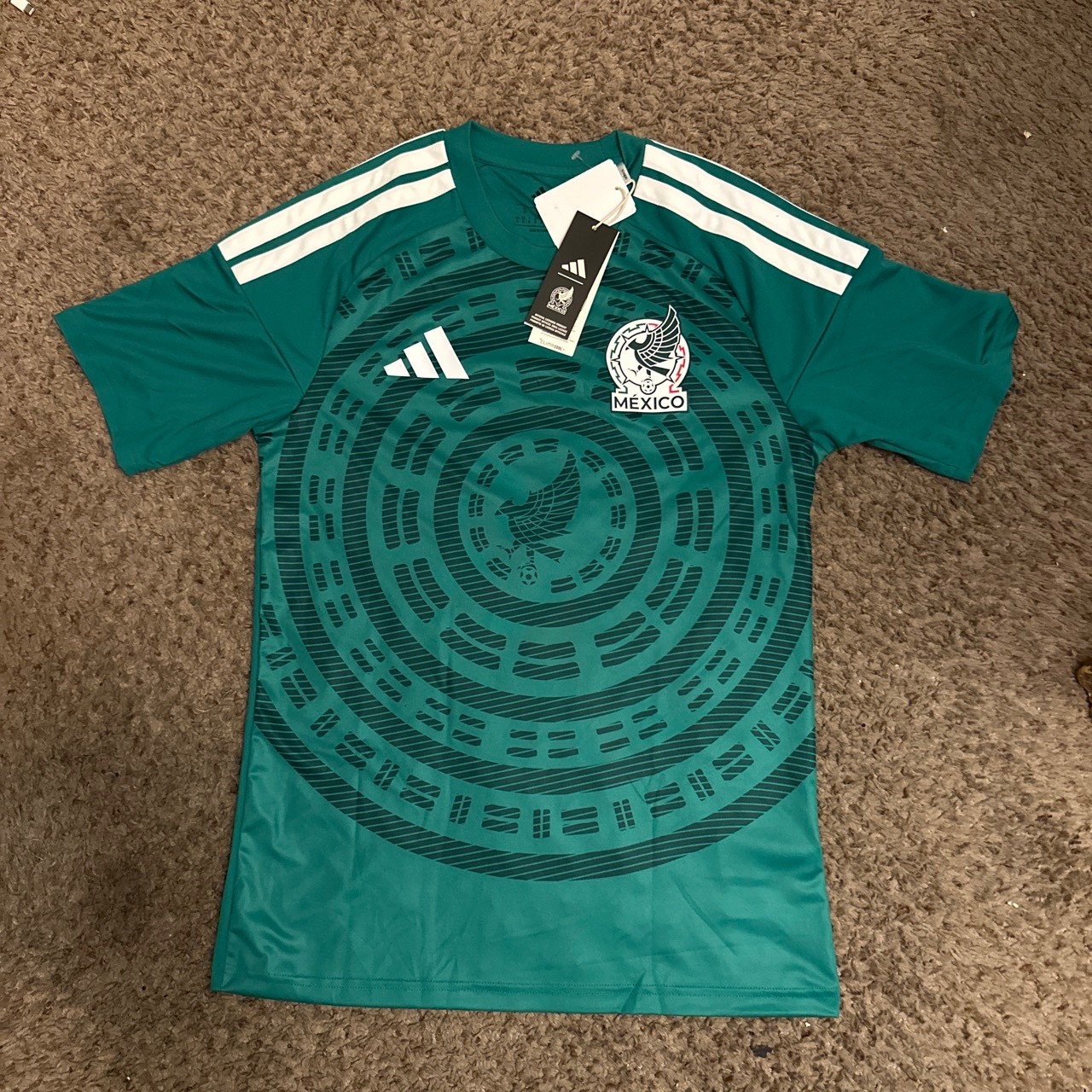 NEW mexico soccer jersey in green ๐ Nice material