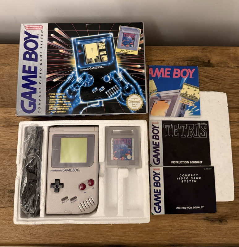 Nintendo Game Boy DMG-01 Boxed Fully Tested & Working Complete Set With Inserts