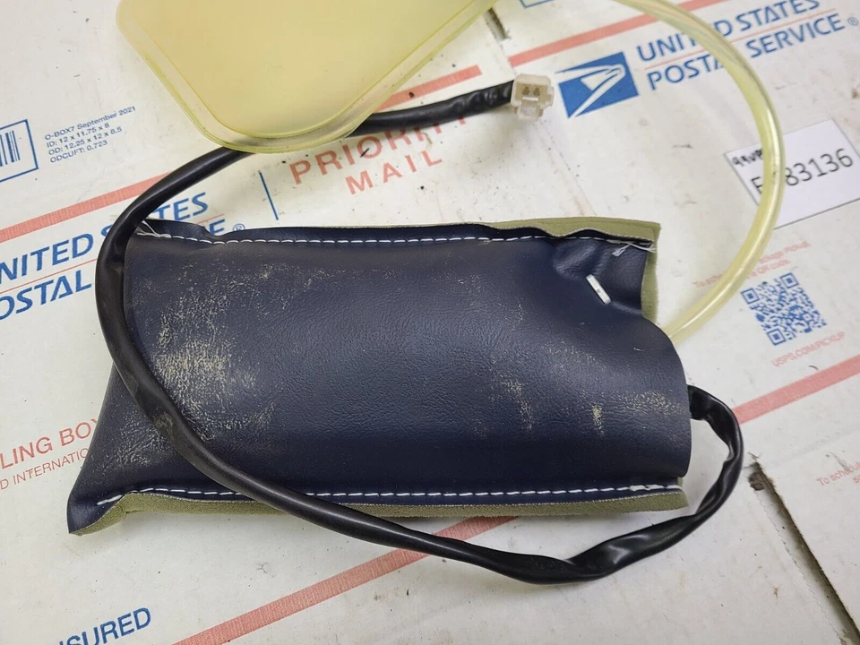 OEM 1998-2002 DODGE RAM 2500 ЛЕВОЕ ВОДИТЕЛЬСКОЕ СИДЕНЬЕ ВЕРХНЯЯ ПОЯСНИЧНАЯ ОПОРНАЯ СУМКА OEM - Изображение 3 из 4