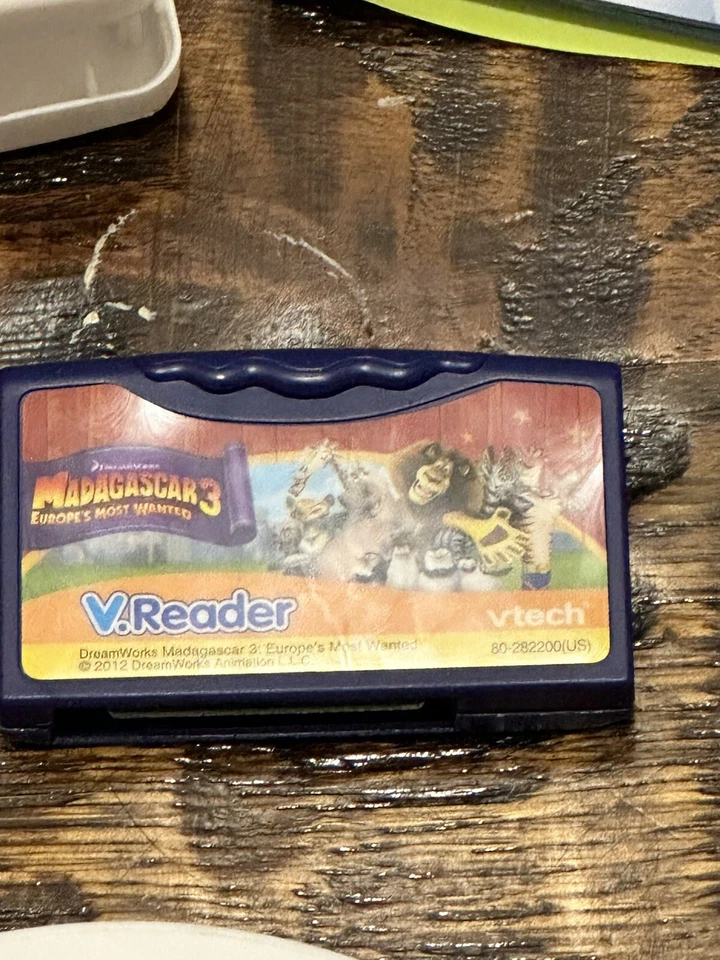 VTech V.reader Learning Madagascar 3 Europes Most Wanted & Chuggington - NEW - Image 4 of 4