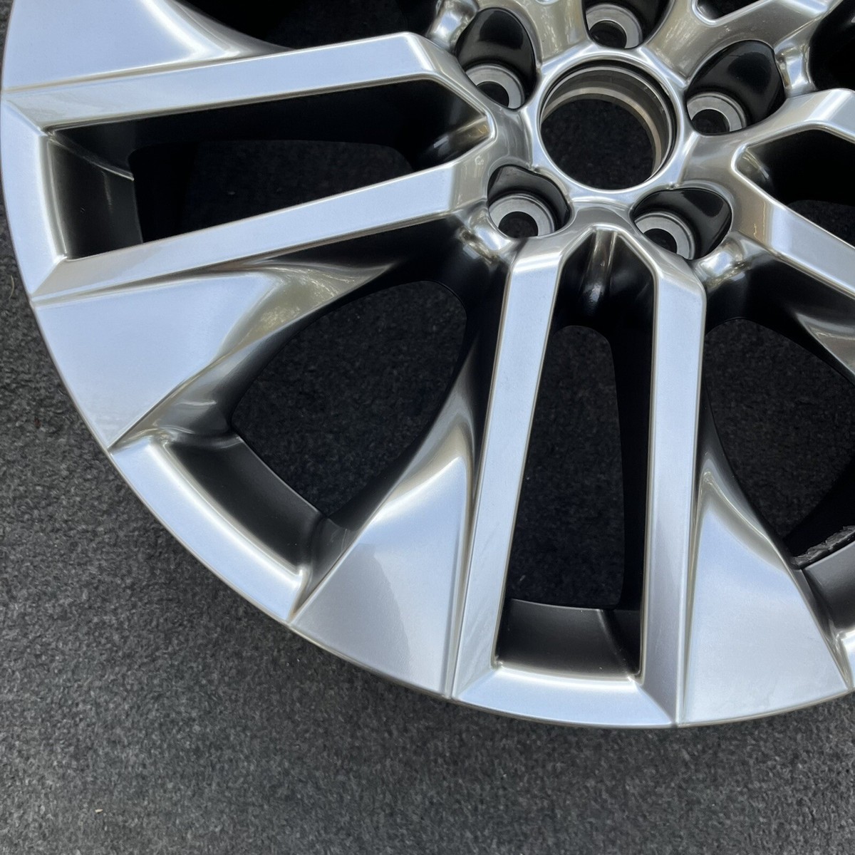 SINGLE 19 INCH WHEEL TOYOTA RAV4 2019-2024 GENUINE OEM HYPER