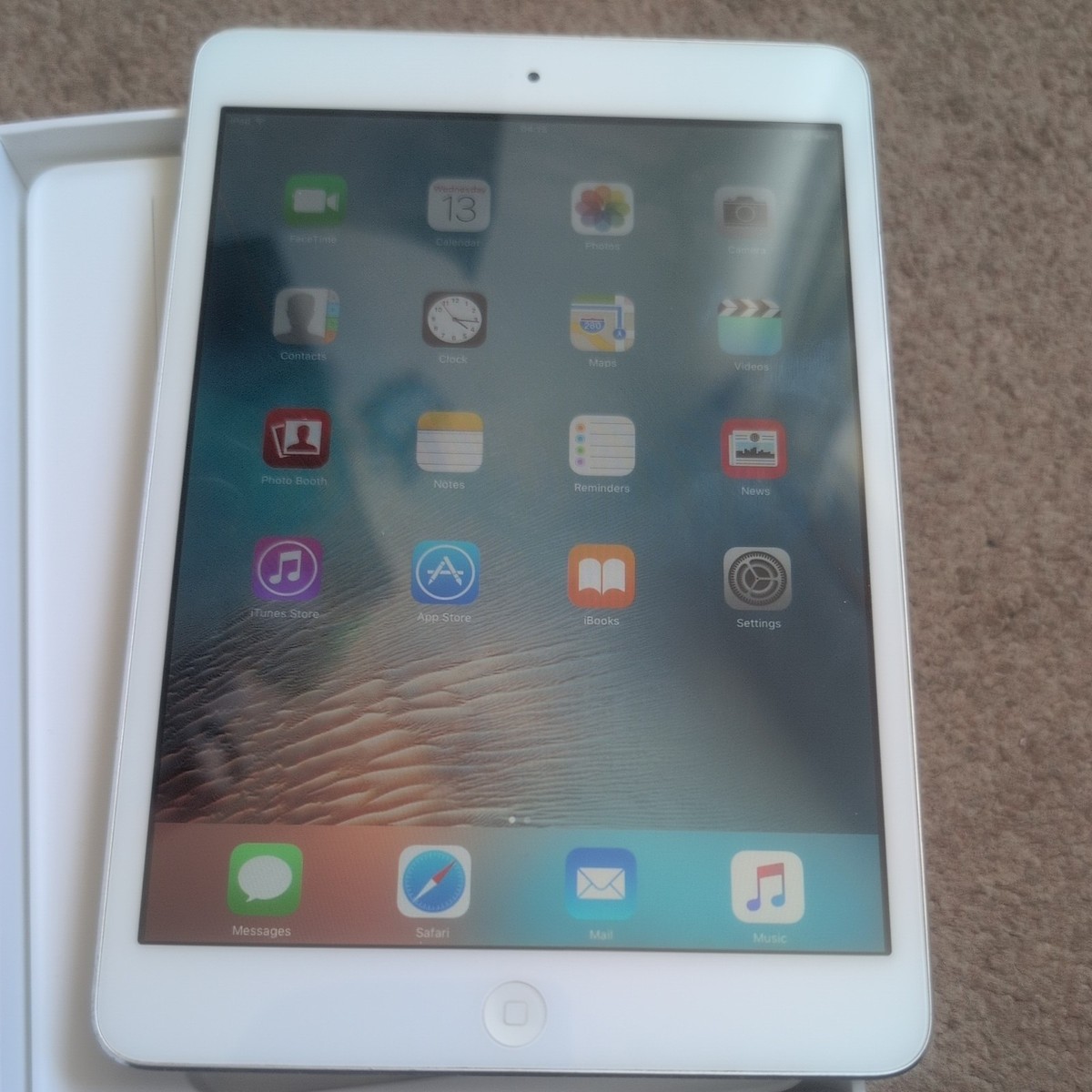 iPad本体 Apple iPad MD531/A 16GB Apple iPad mini MD531LL/A (16GB, Wi-Fi Only, White/Silver) : Buy