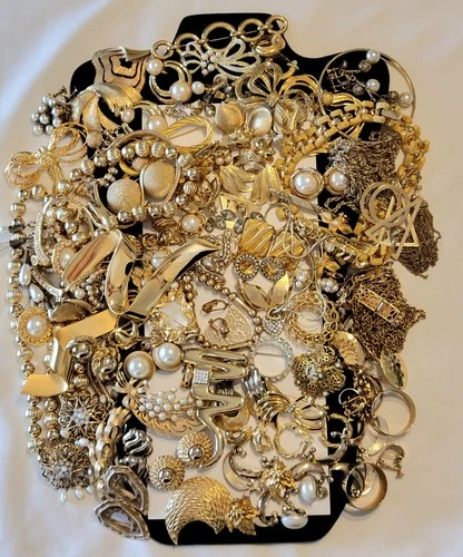 Huge Lot Vintage Gold Tone Rhinestone Pearl Signed Unsigned Mixed Jewelry 4 Lbs