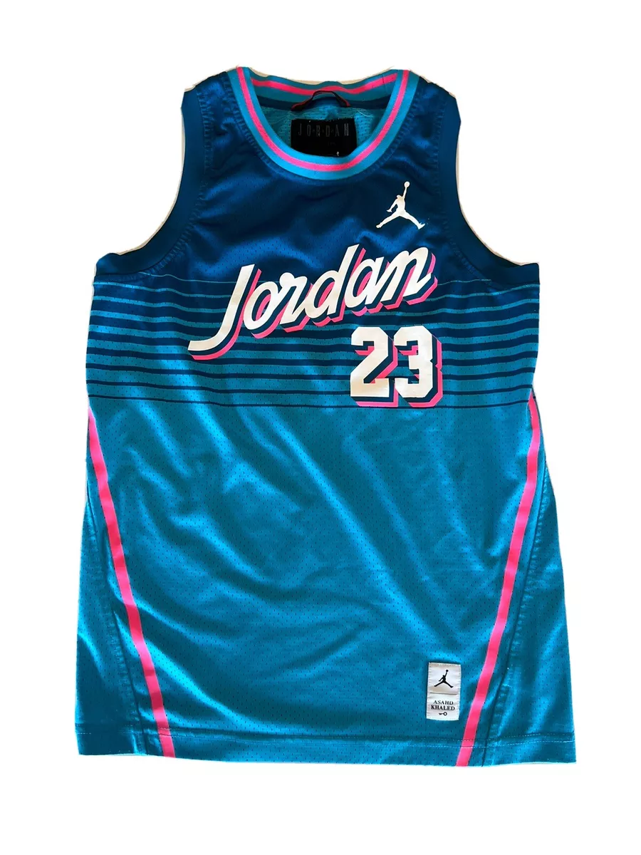 basketball blue green jersey