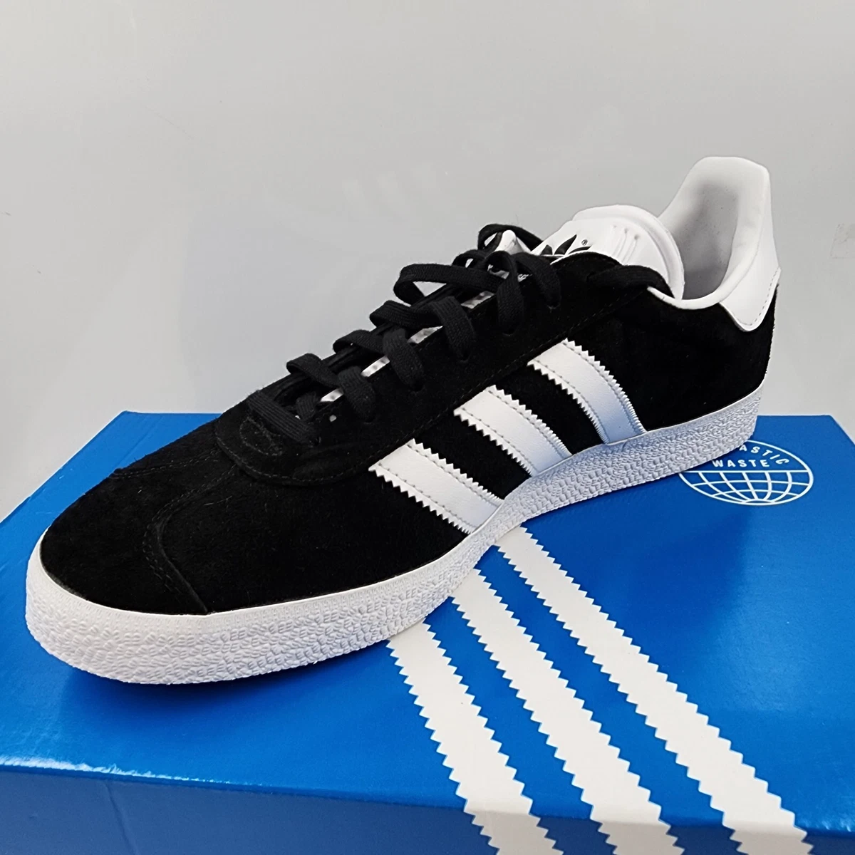 Adidas originals men's hot sale gazelle lace-up sneaker