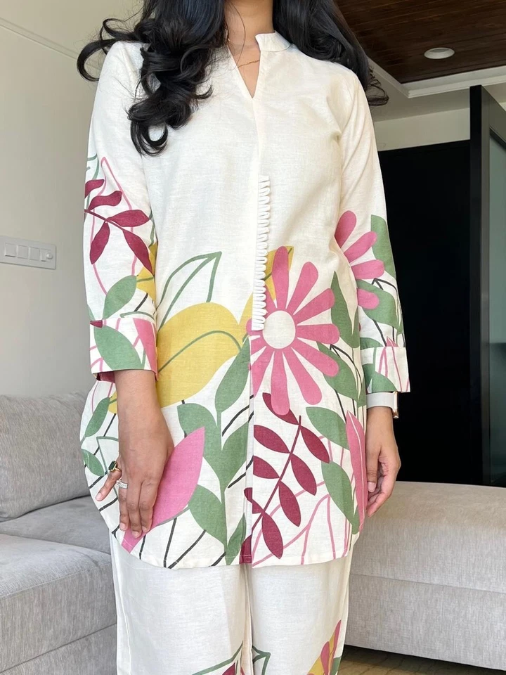 Hermoso Conjunto de Cordón Kurta Flexible de Algodón de Diseñador Mujeres Indias Top Túnica Vestido Kurti Foto 4 de 4
