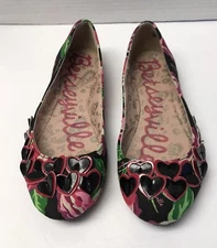 Betsey Johnson Betseyville Womens Size 7M Black Floral Hearts Accent Flats
